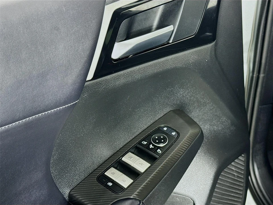 2024 Mitsubishi Outlander - Image 18 of 21
