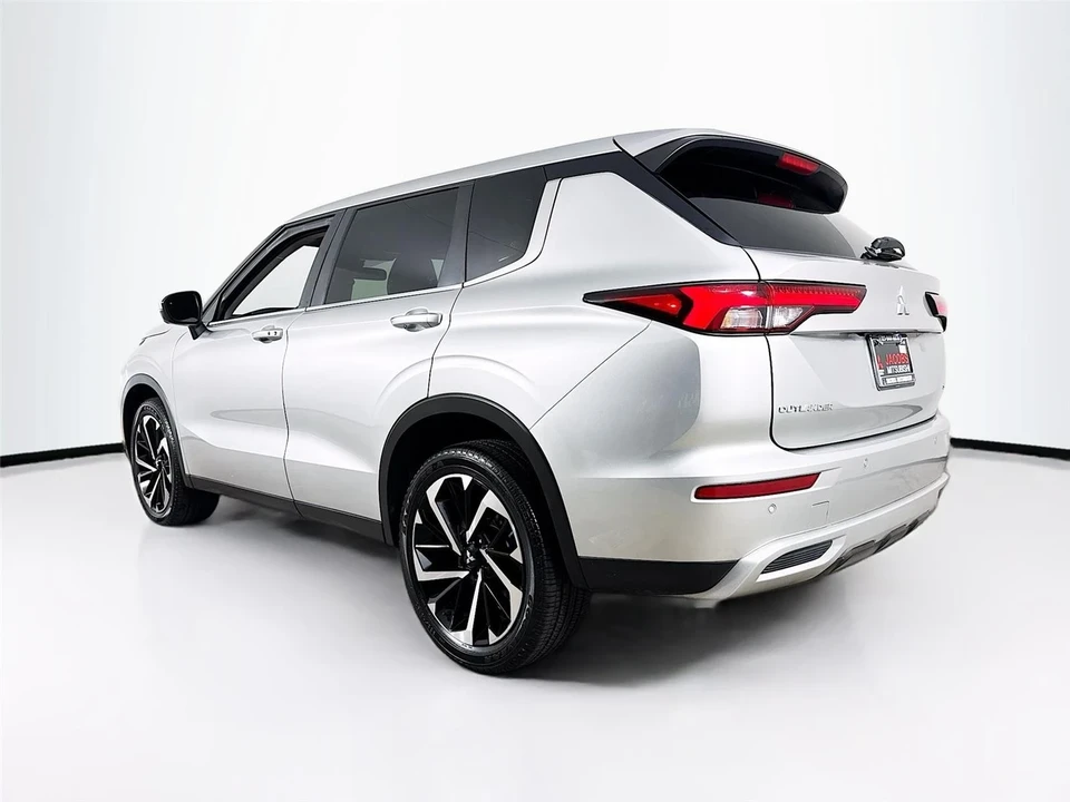 2024 Mitsubishi Outlander - Image 5 of 21