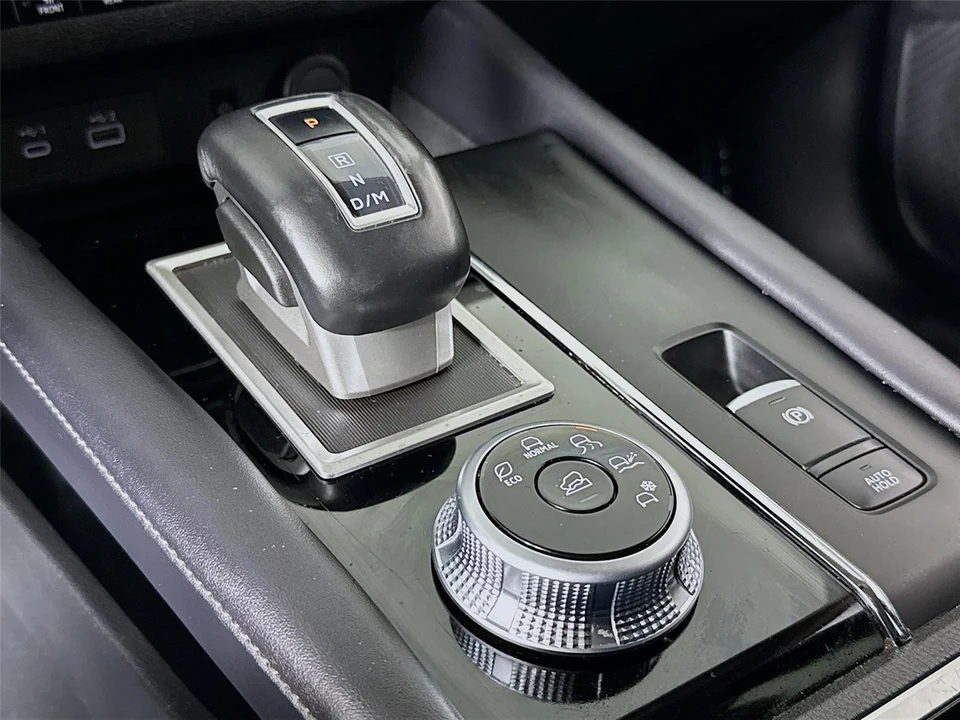 2024 Mitsubishi Outlander - Image 17 of 21