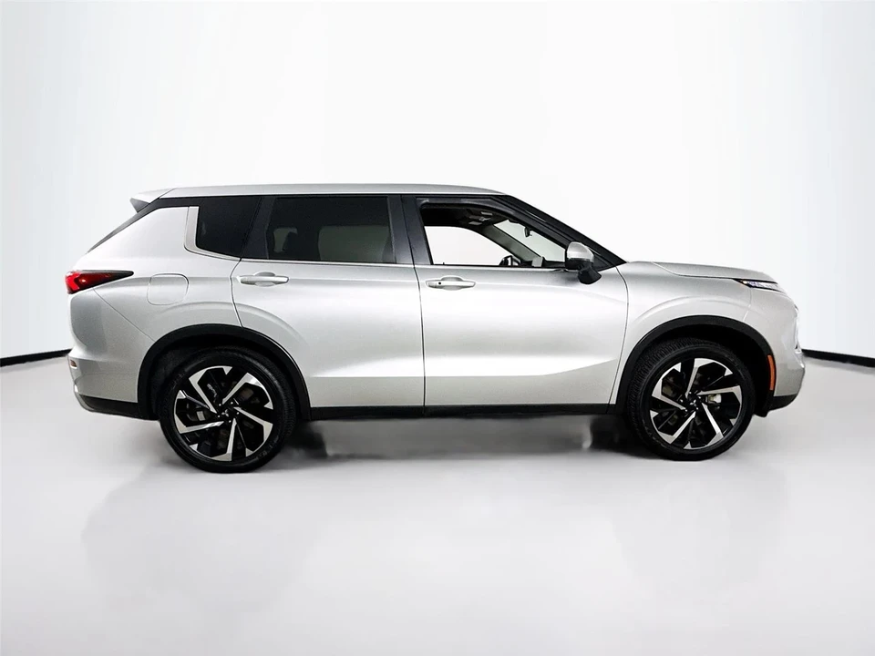 2024 Mitsubishi Outlander - Image 8 of 21