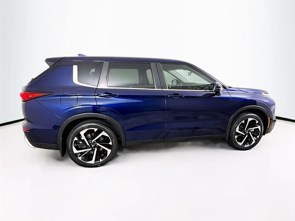 2024 Mitsubishi Outlander - Image 8 of 21