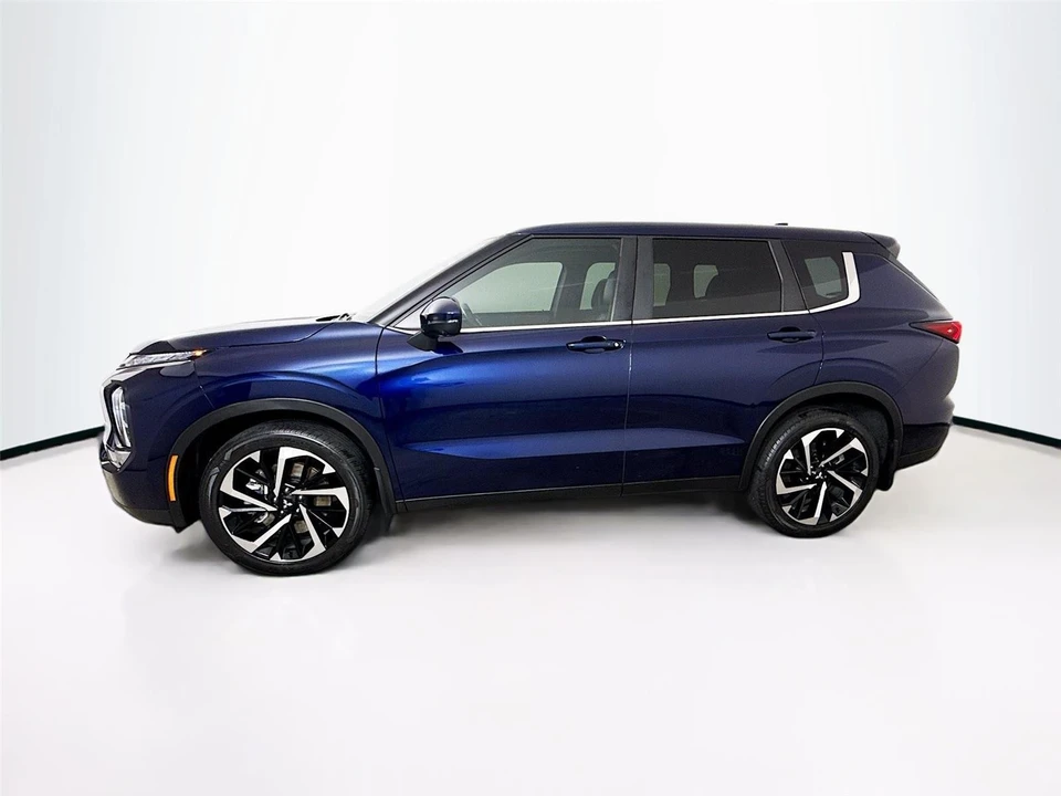 2024 Mitsubishi Outlander - Image 4 of 21