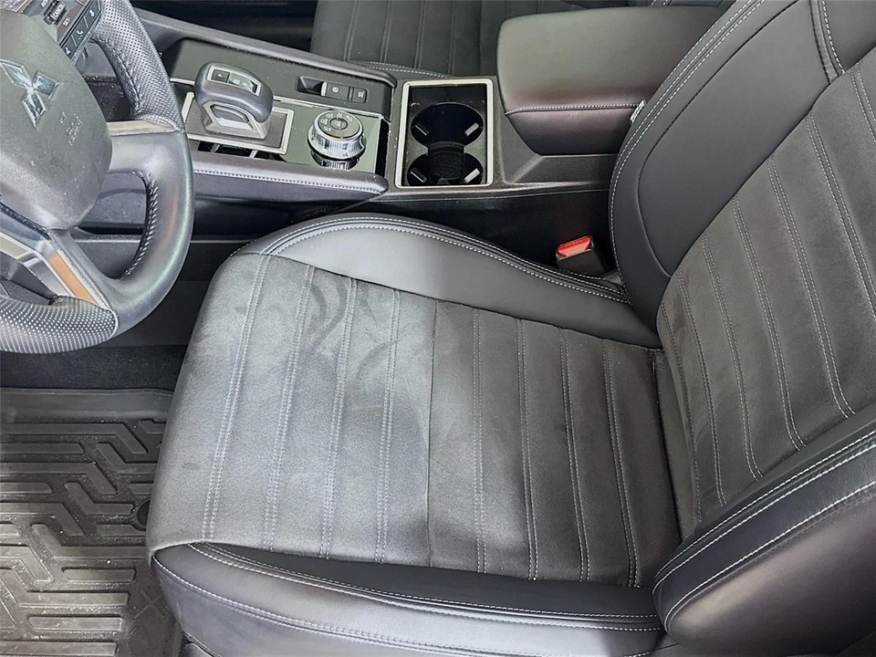2024 Mitsubishi Outlander - Image 11 of 14