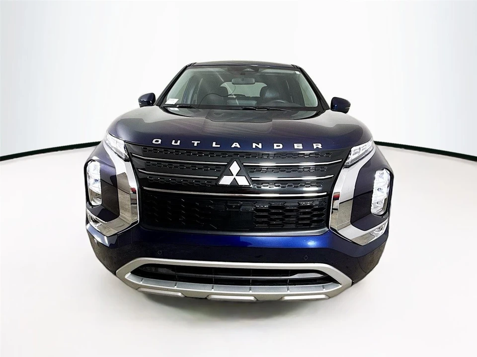 2024 Mitsubishi Outlander - Image 2 of 21