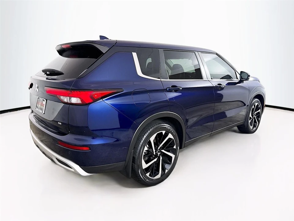 2024 Mitsubishi Outlander - Image 7 of 21