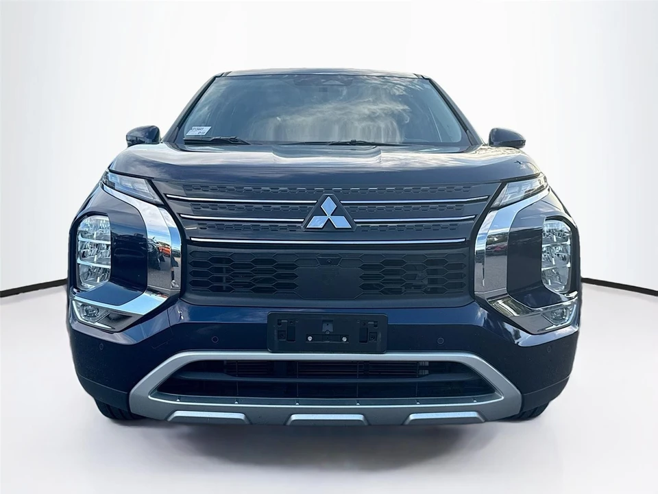 2024 Mitsubishi Outlander - Image 2 of 21