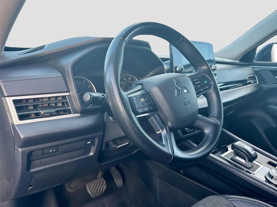 2024 Mitsubishi Outlander - Image 9 of 21