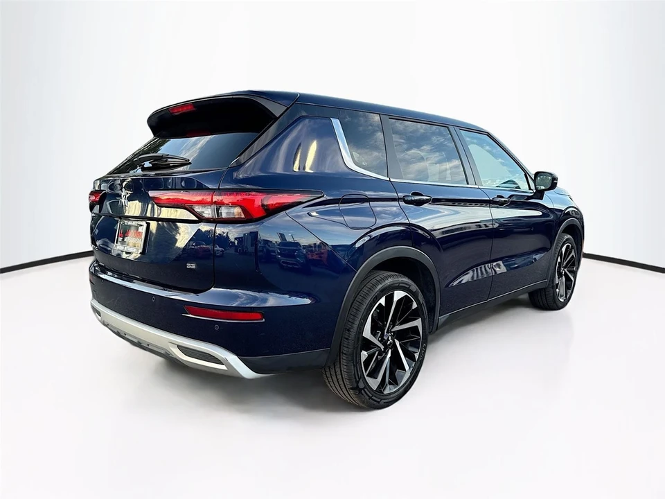 2024 Mitsubishi Outlander - Image 7 of 21
