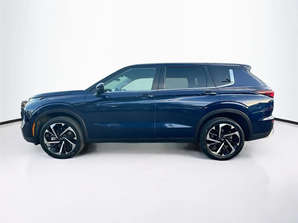 2024 Mitsubishi Outlander - Image 4 of 21