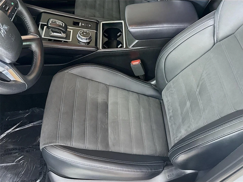 2024 Mitsubishi Outlander - Image 19 of 21