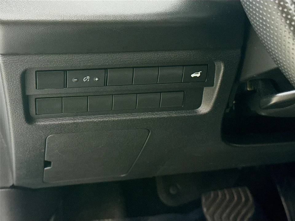 2024 Mitsubishi Outlander - Image 10 of 21