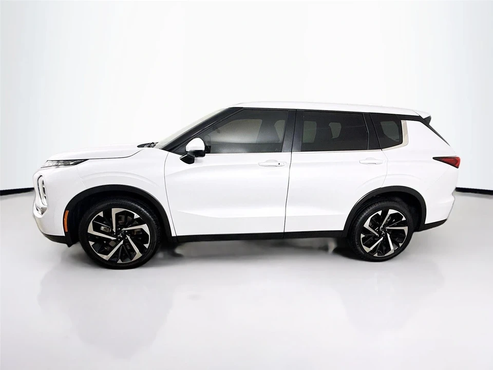 2024 Mitsubishi Outlander - Image 4 of 21