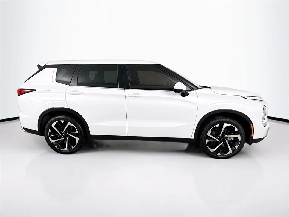 2024 Mitsubishi Outlander - Image 8 of 21