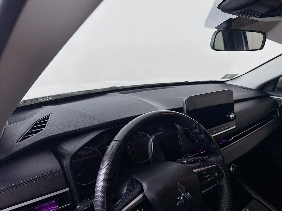 2024 Mitsubishi Outlander - Image 9 of 21