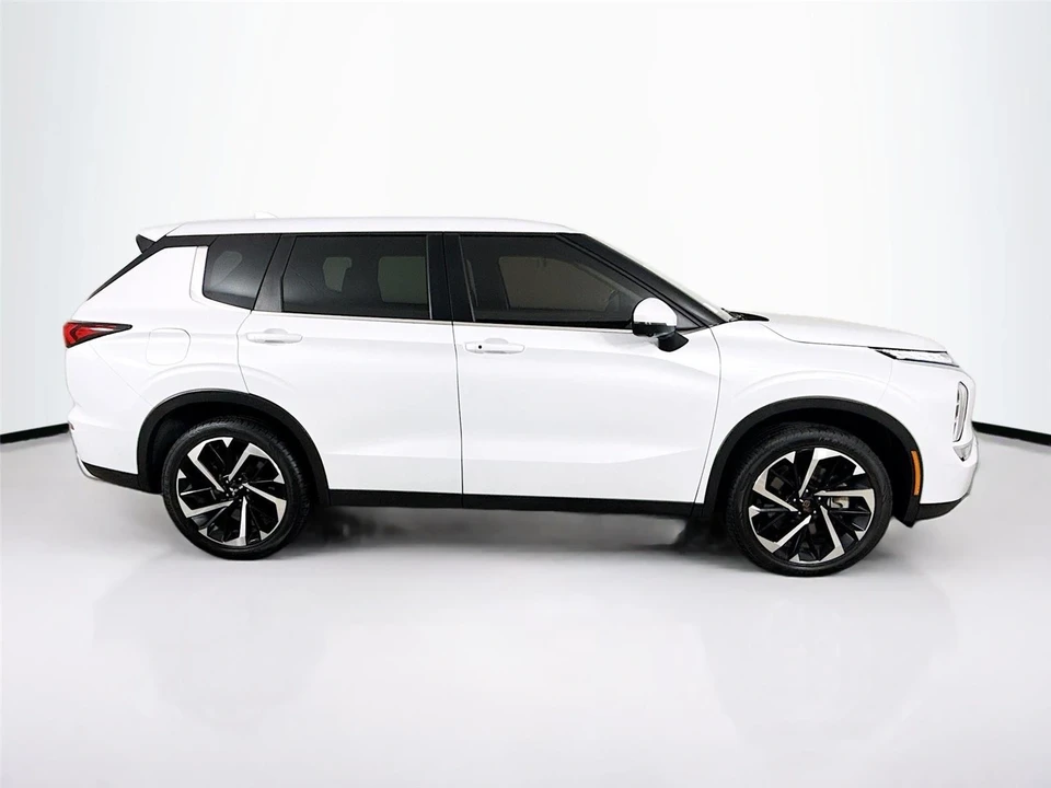 2024 Mitsubishi Outlander - Image 8 of 21