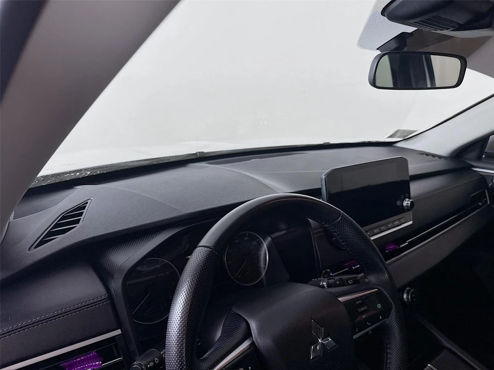 2024 Mitsubishi Outlander - Image 9 of 21