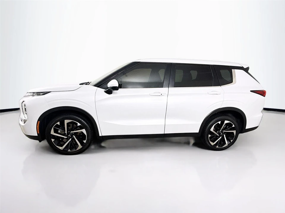 2024 Mitsubishi Outlander - Image 4 of 21