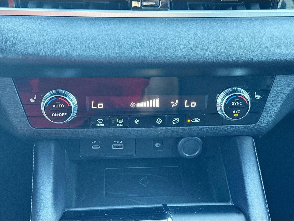 2024 Mitsubishi Outlander - Image 16 of 21