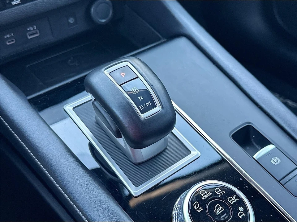 2024 Mitsubishi Outlander - Image 17 of 21