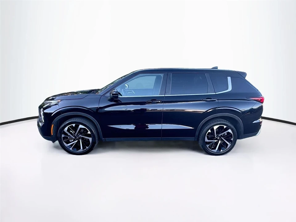 2024 Mitsubishi Outlander - Image 4 of 21