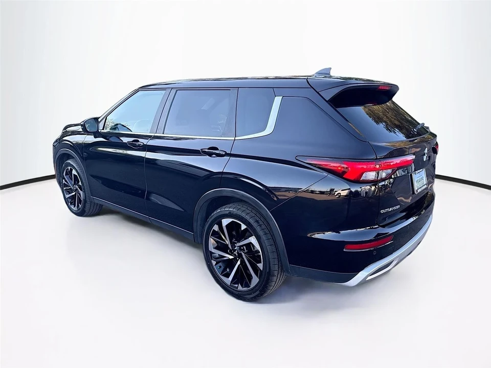 2024 Mitsubishi Outlander - Image 5 of 21