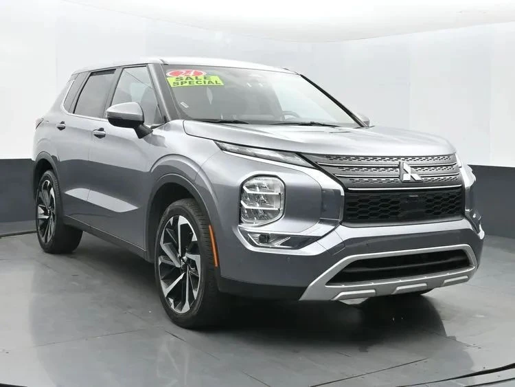 2024 Mitsubishi Outlander - Image 2 of 12