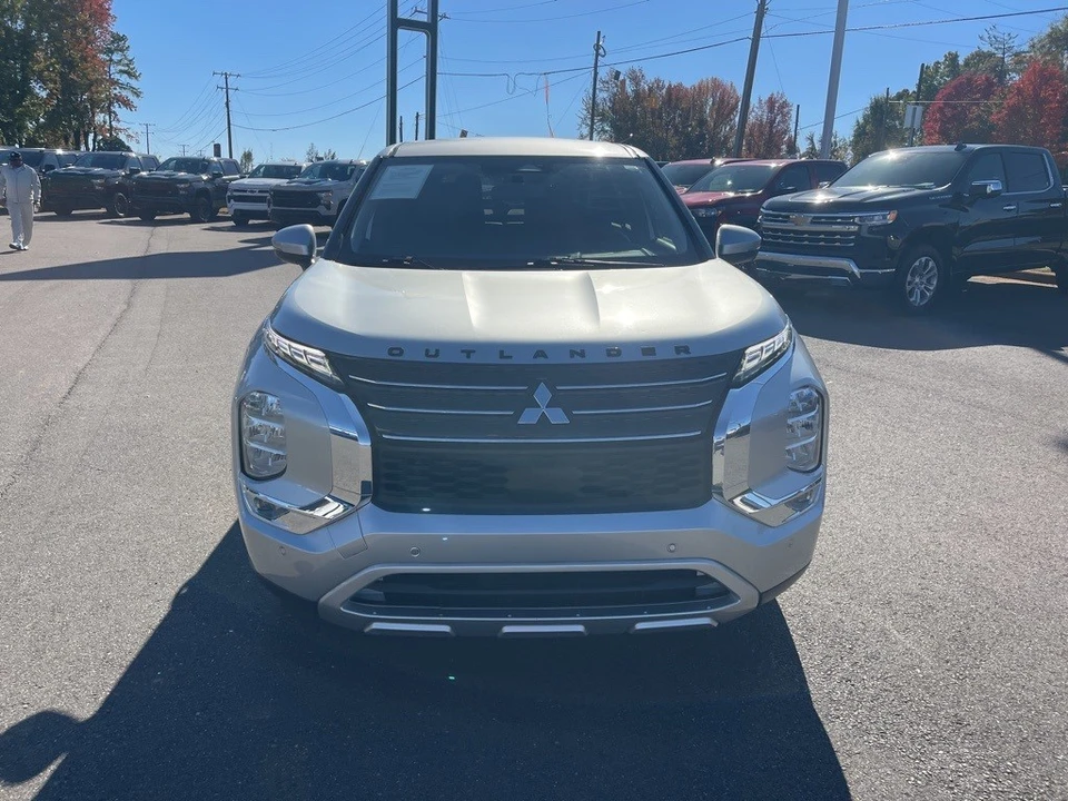 2024 Mitsubishi Outlander - Image 8 of 12