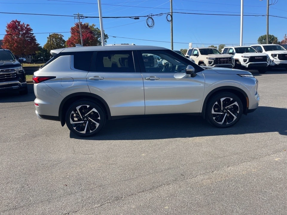 2024 Mitsubishi Outlander - Image 6 of 12