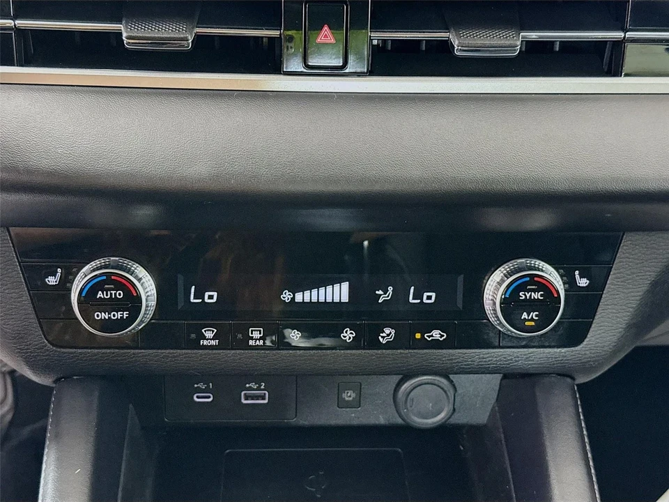 2024 Mitsubishi Outlander - Image 15 of 21