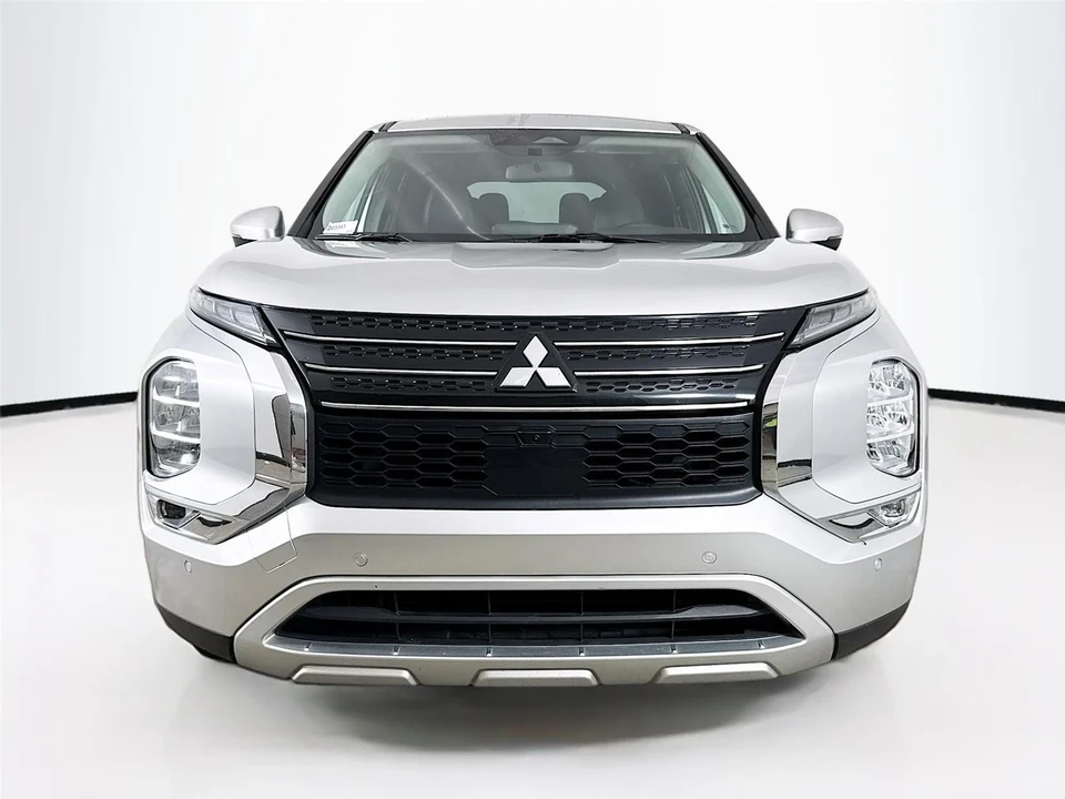 2024 Mitsubishi Outlander - Image 2 of 21