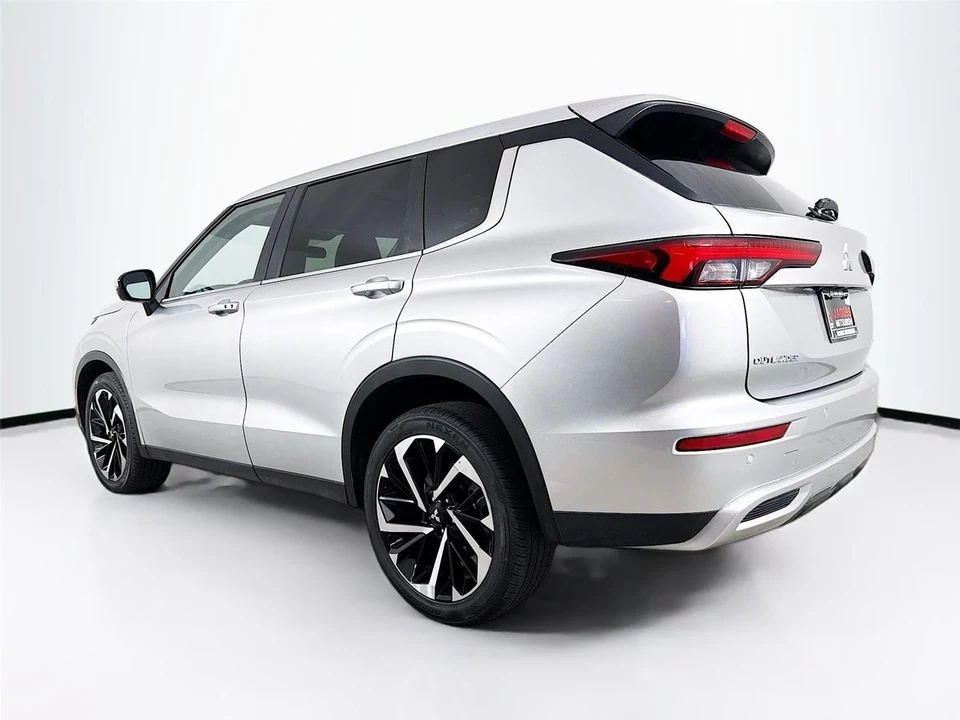 2024 Mitsubishi Outlander - Image 5 of 21