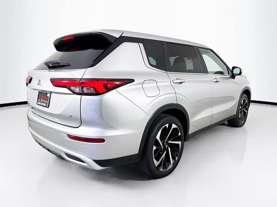 2024 Mitsubishi Outlander - Image 7 of 21