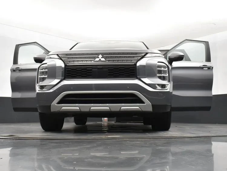2024 Mitsubishi Outlander - Image 11 of 12