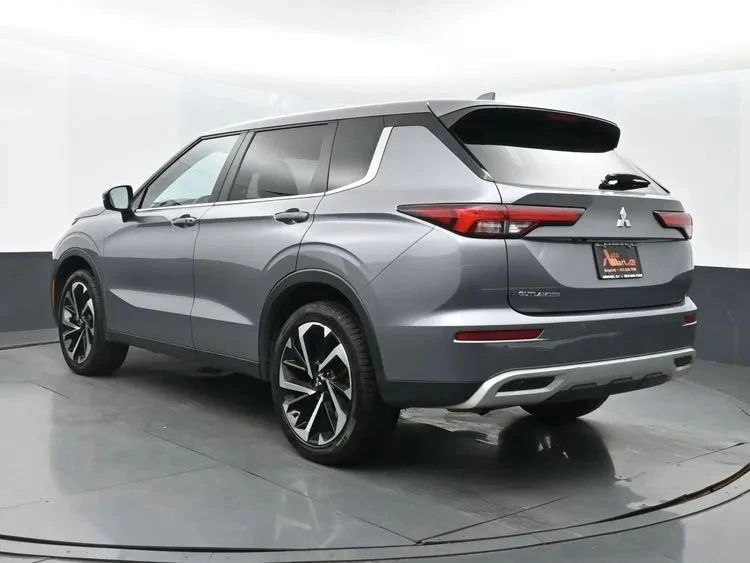 2024 Mitsubishi Outlander - Image 9 of 12