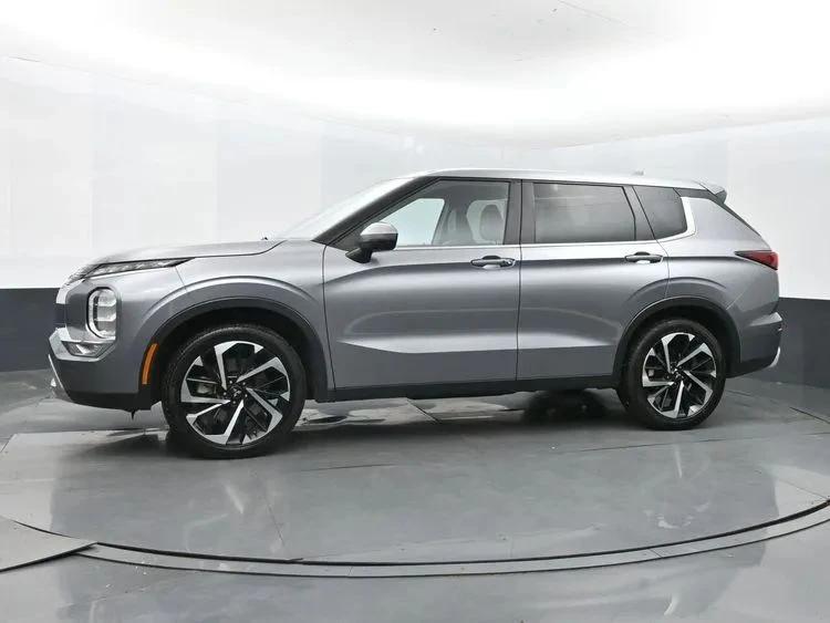 2024 Mitsubishi Outlander - Image 5 of 12
