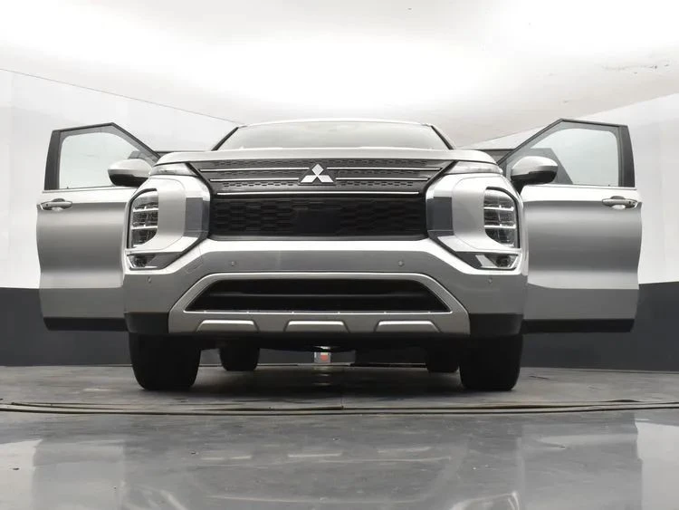 2024 Mitsubishi Outlander - Image 11 of 12