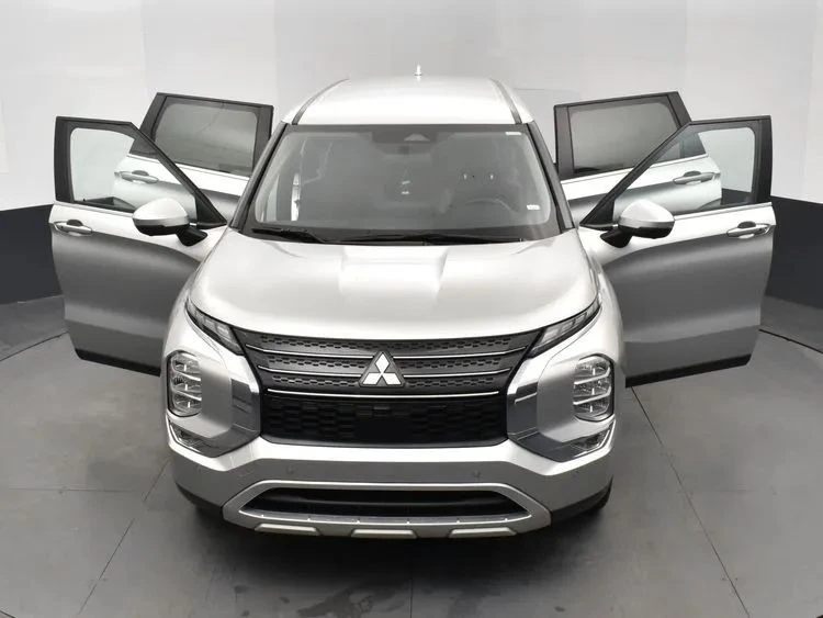 2024 Mitsubishi Outlander - Image 10 of 12