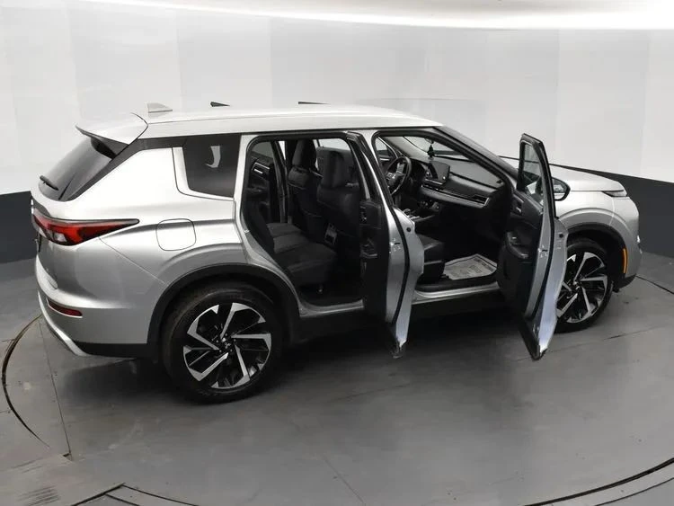 2024 Mitsubishi Outlander - Image 6 of 12