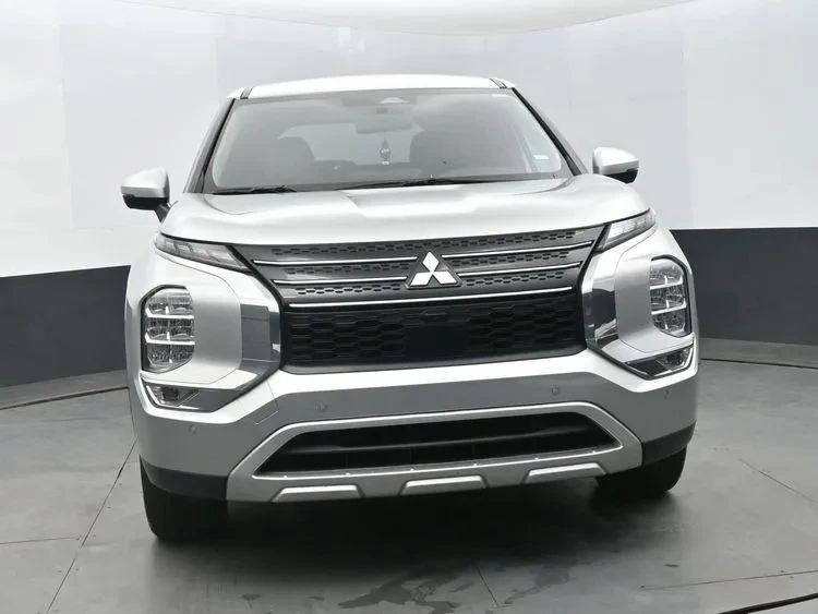2024 Mitsubishi Outlander - Image 3 of 12