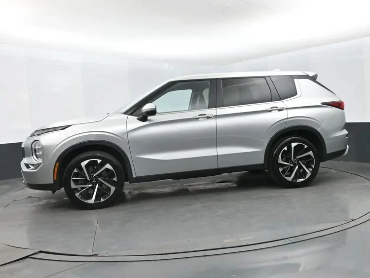 2024 Mitsubishi Outlander - Image 5 of 12