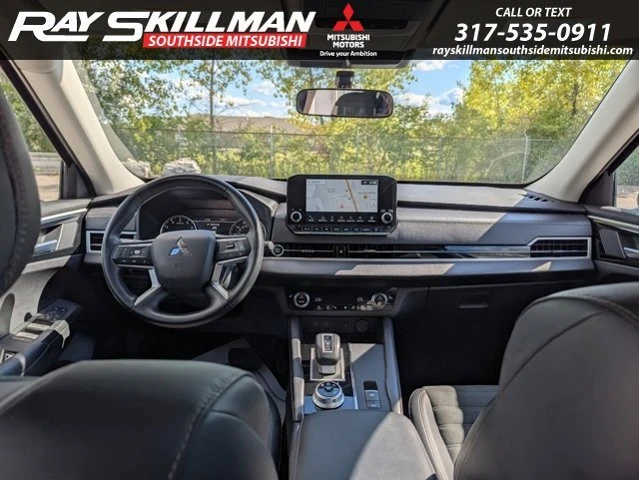 2024 Mitsubishi Outlander - Image 17 of 20