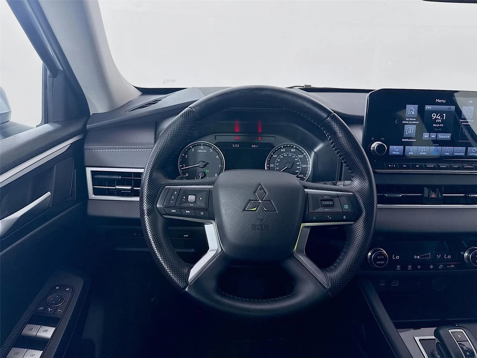 2024 Mitsubishi Outlander - Image 3 of 21