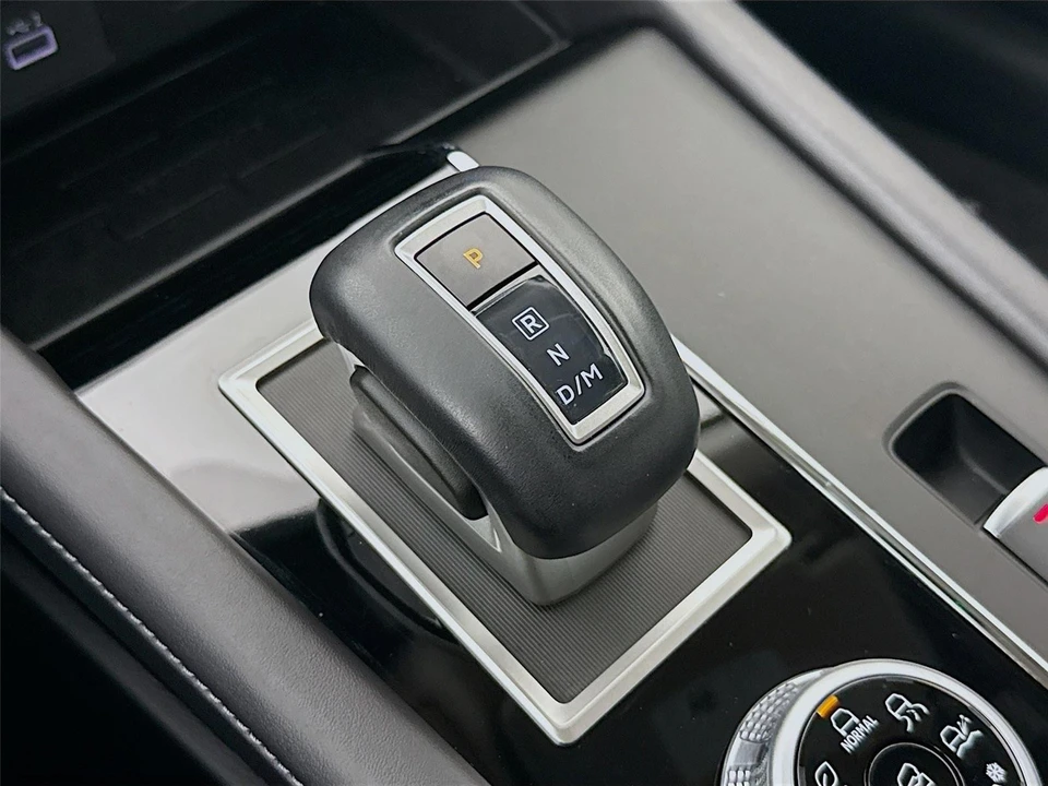 2024 Mitsubishi Outlander - Image 16 of 21