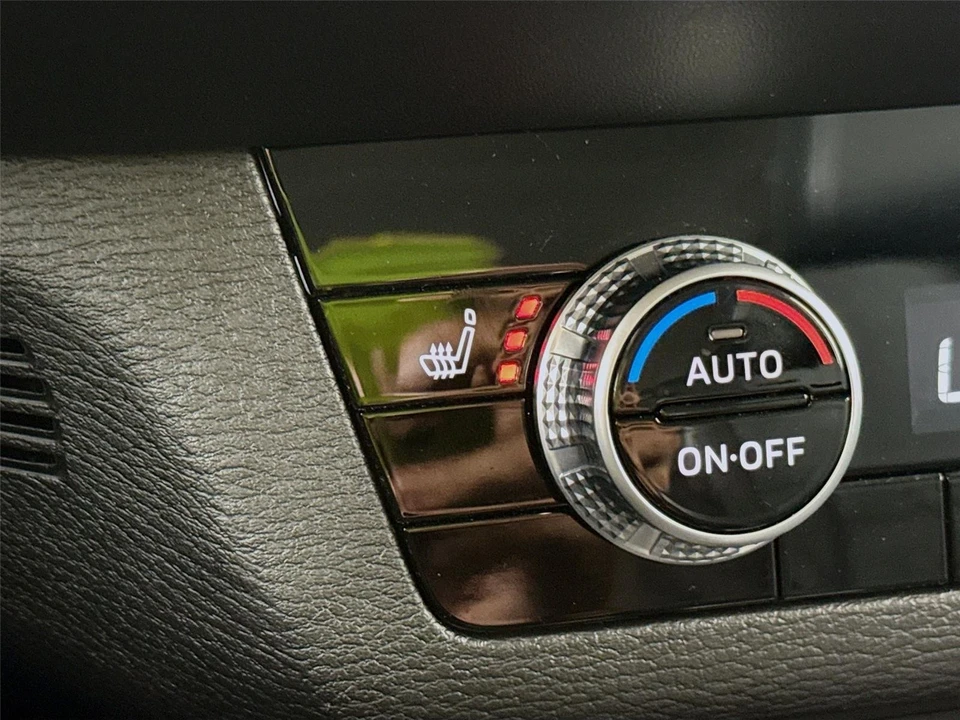 2024 Mitsubishi Outlander - Image 12 of 21