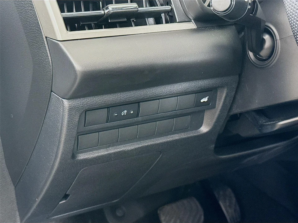 2024 Mitsubishi Outlander - Image 7 of 21
