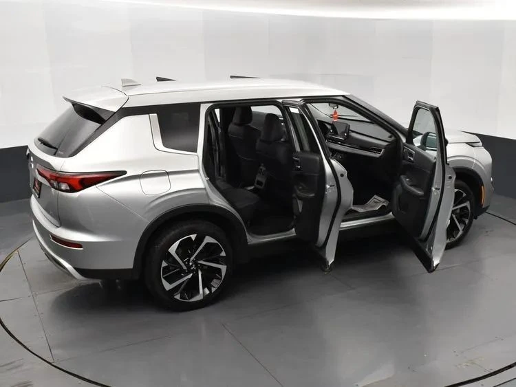 2024 Mitsubishi Outlander - Image 6 of 12