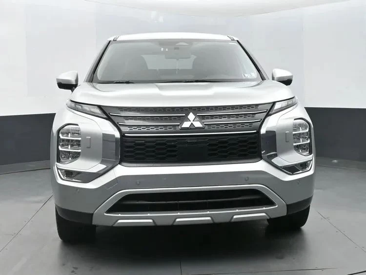 2024 Mitsubishi Outlander - Image 3 of 12