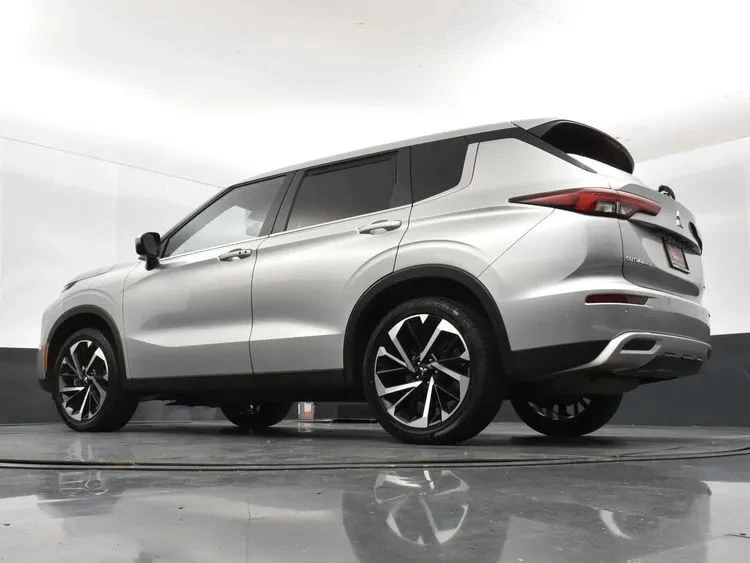 2024 Mitsubishi Outlander - Image 12 of 12