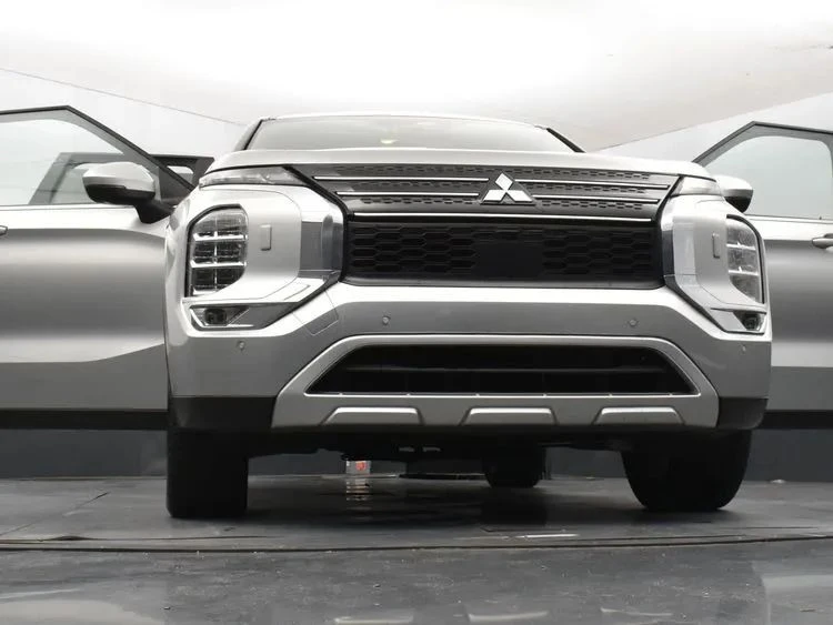 2024 Mitsubishi Outlander - Image 11 of 12