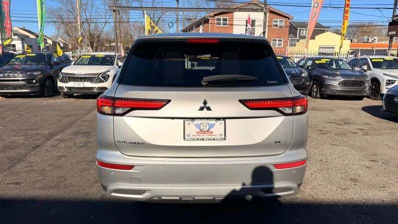 2024 Mitsubishi Outlander - Image 6 of 12